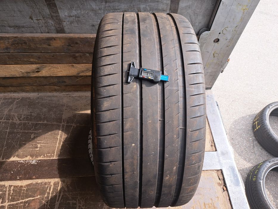 O anvelopa 325/35 R23 Michelin