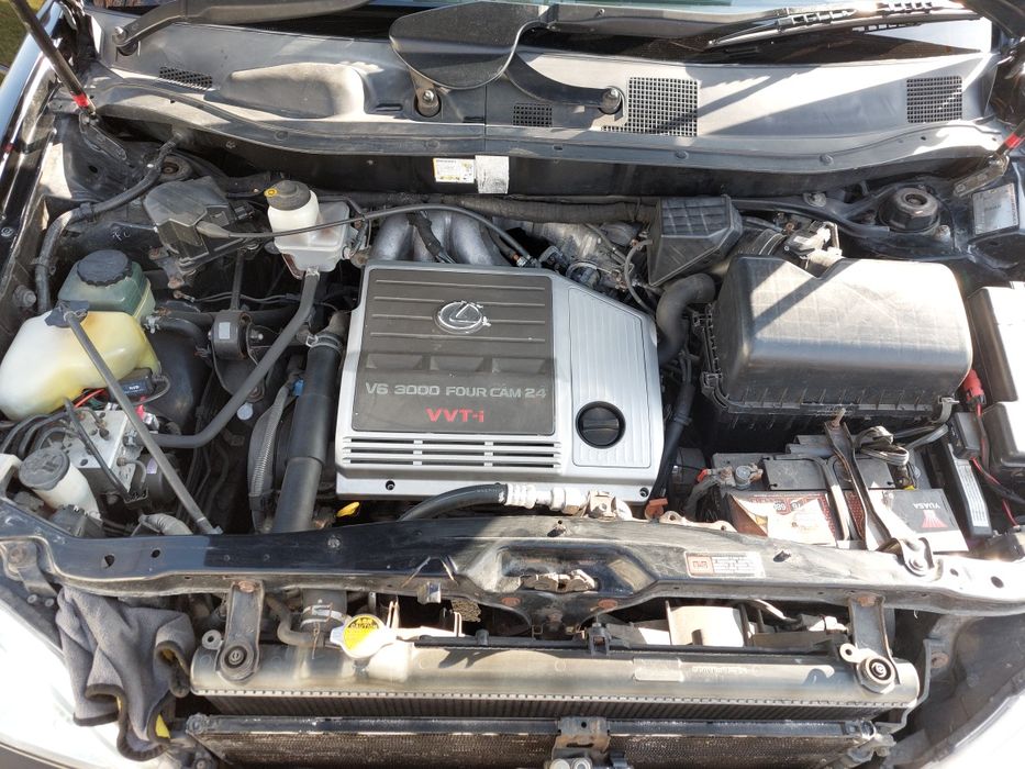 Продавам Lexus RX300