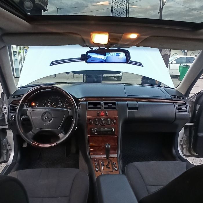 Mercedes Benz W210 E200