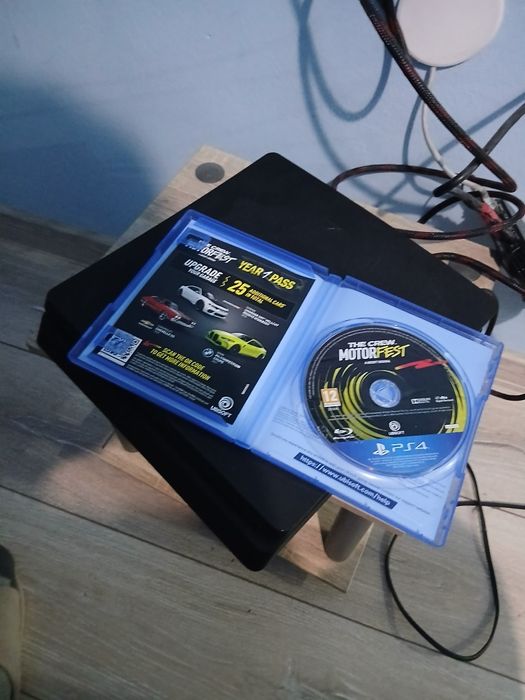 Ps4 slim със играта The crew motorfest