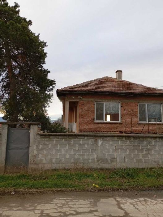 Едноетажна къща в Костиево