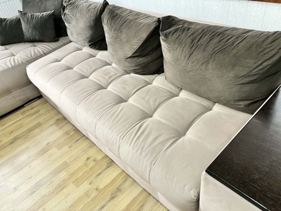 Масивен ъглов диван