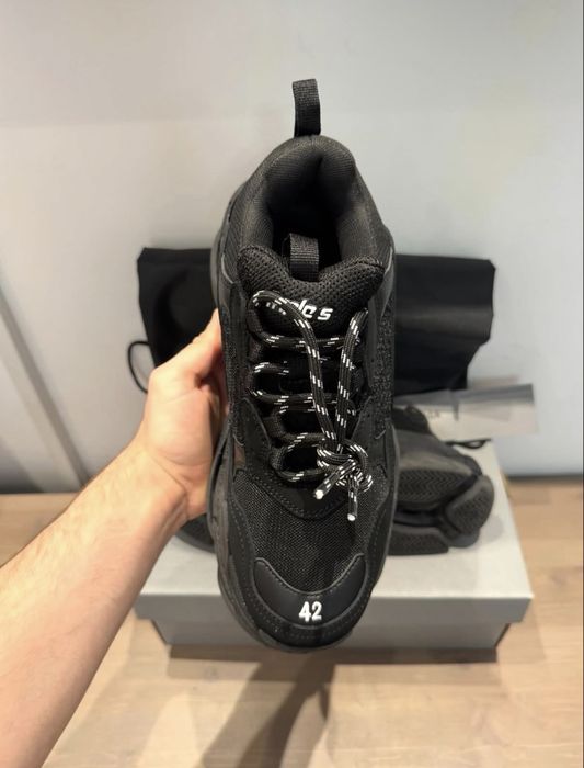 Adidasi “Balenciaga Triple S Black” (Sigilat)