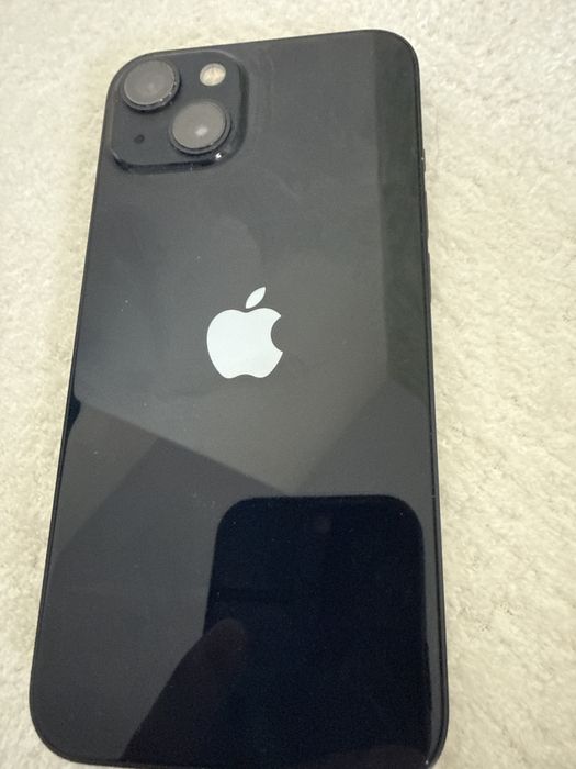 Продавам Iphone 13 128GB