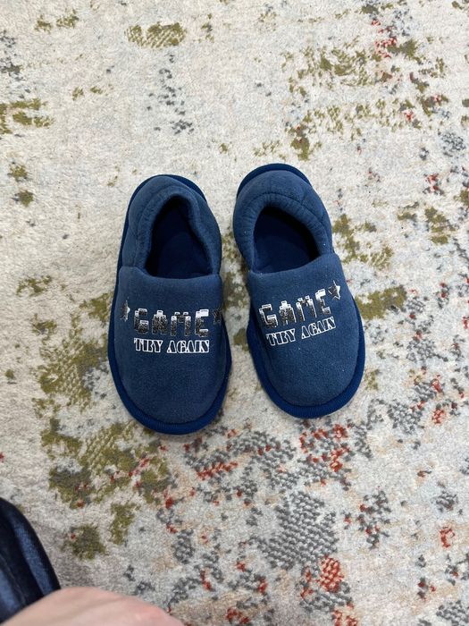 Продам детскую обувь