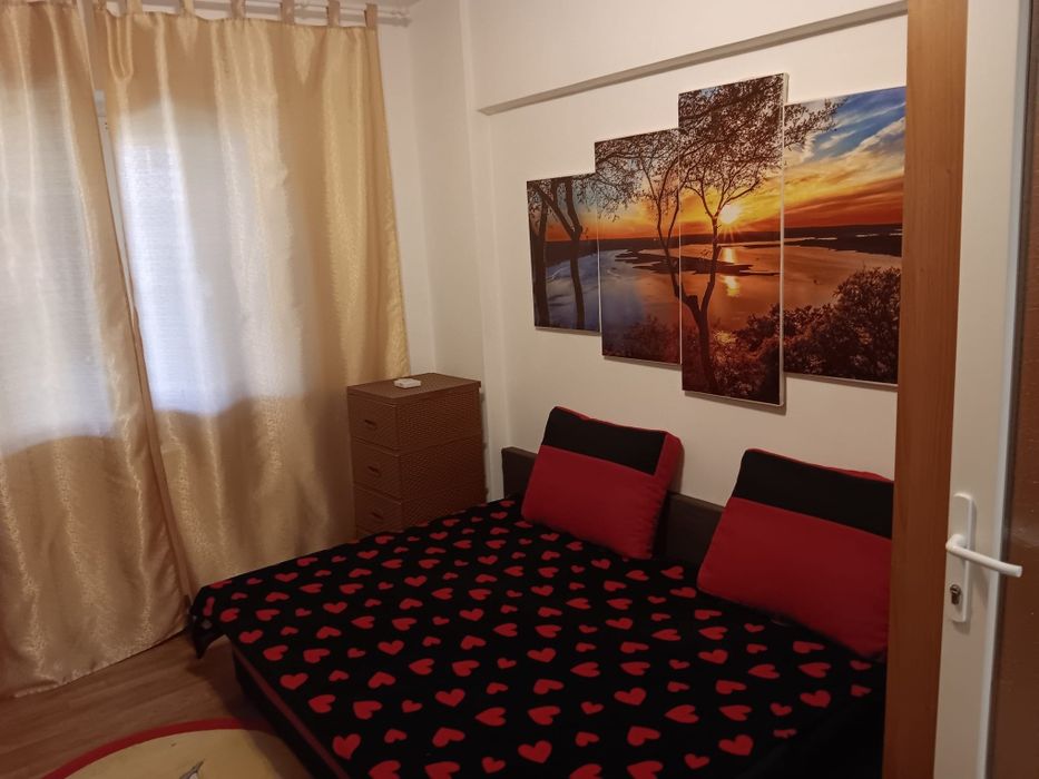Inchiriez apartament