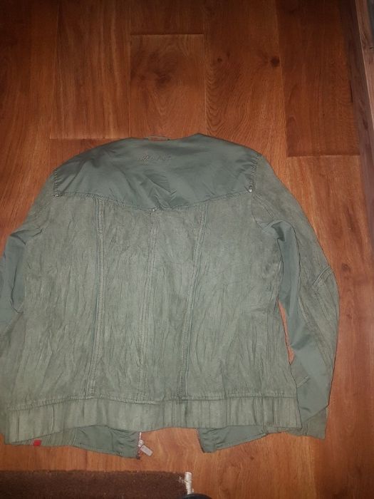 Дамско якенце имитиращо велур