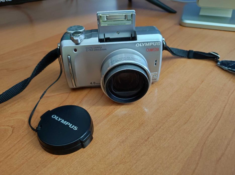 Цифровой фотоаппарат "Olympus" (С-765)