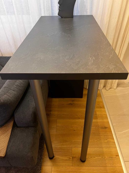 Луксозен бар в комплект със два стола