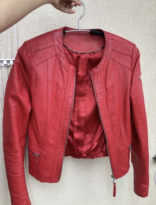 Дамско кожено яке Guess xs