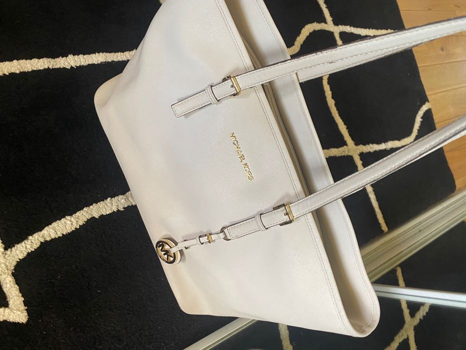 Оригинална Дамска Чанта на Michael Kors