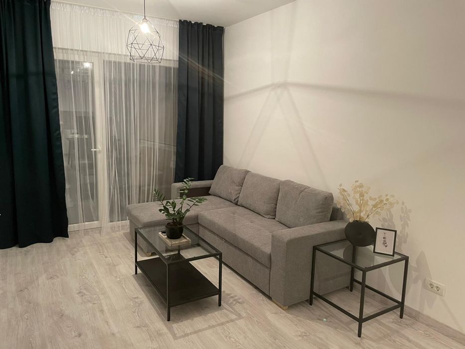 Inchiriez apartament Adora Park