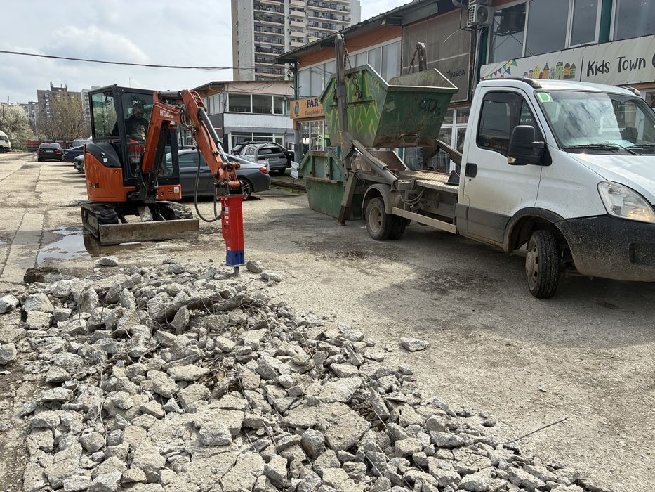 Lucrari miniexcavator picon de spart