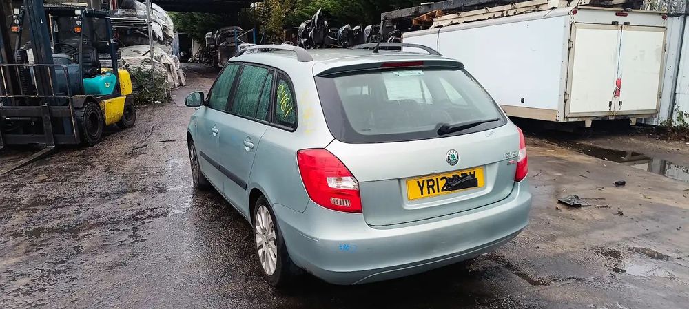 Dezmembrari / Dezmembrez Skoda Fabia 2 Combi (5J, 545) 1.6 TDI CAYC cutie viteze manuala cod culoare LF7W