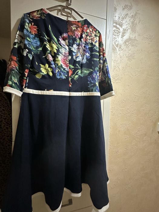 Рокля на Томи-Н ……..