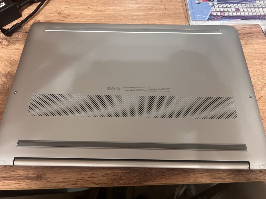 HP Laptop 15s-fq5xxx