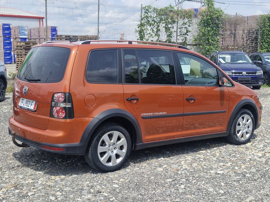 Volkswagen Touran-Cross /2009/2.0 diesel/257xxxKm/Impecabil*