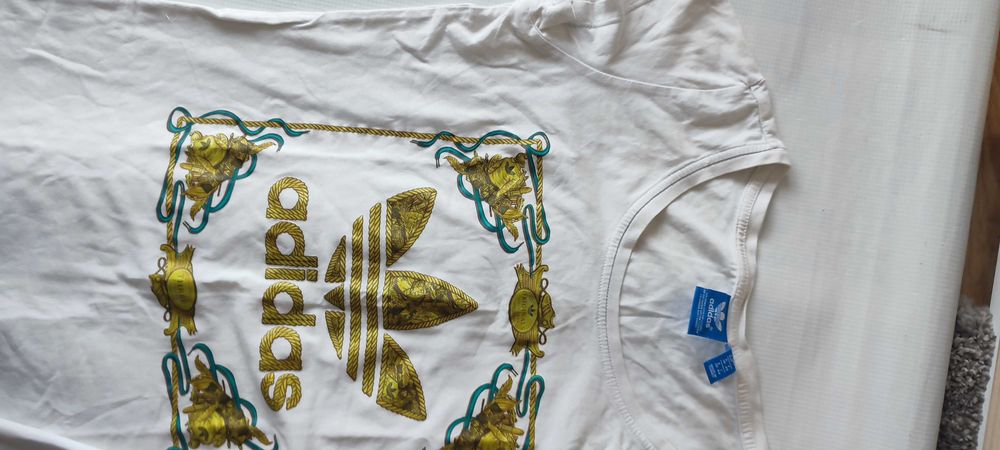 Лот дамски блузи и жилетки Adidas,Guess,Sara pachini,Tommy Hilfiger-S