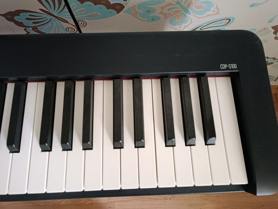 Продам цифровое пианино