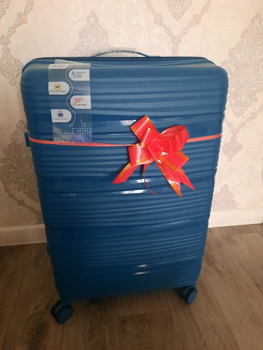 Продам чемодан, новый, большой