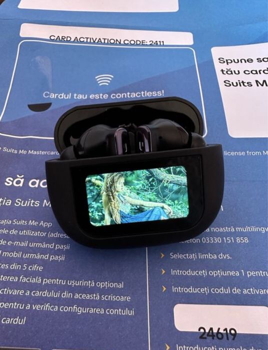 Casti cu ecran tactil