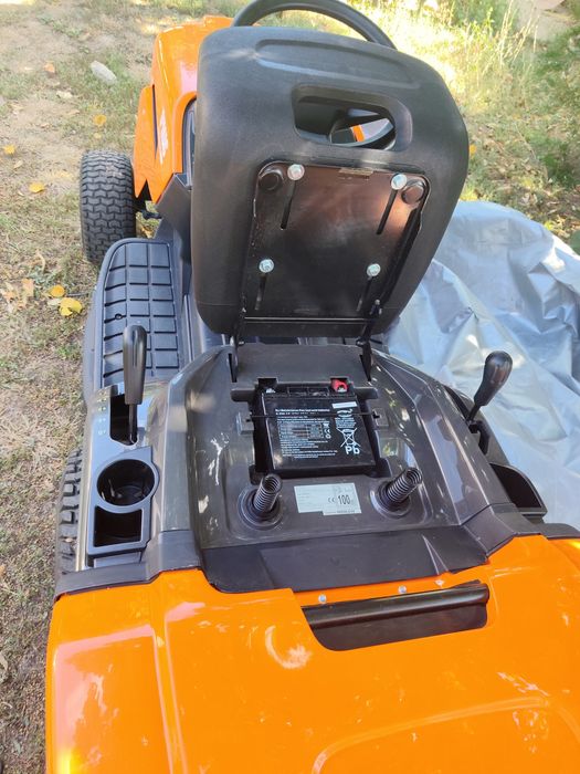 Vând tractoraș de tuns iarba O'MAC Professionale