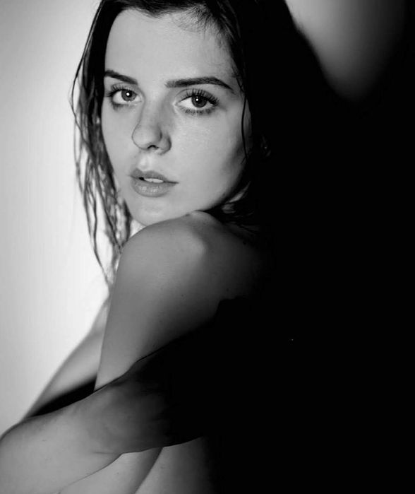 Ședințe Foto-Video Profesionale | Boudoir, Portret & Artistic