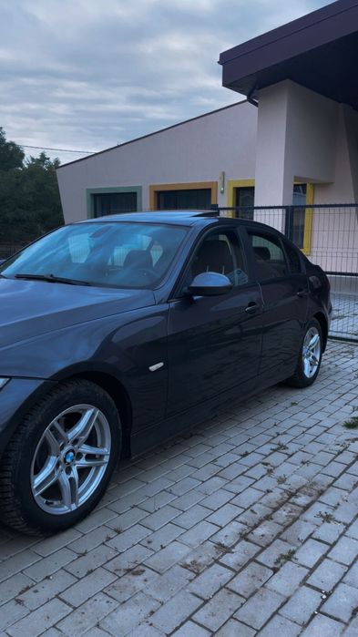 BMW E90 2.0 diesel, bine întreținut