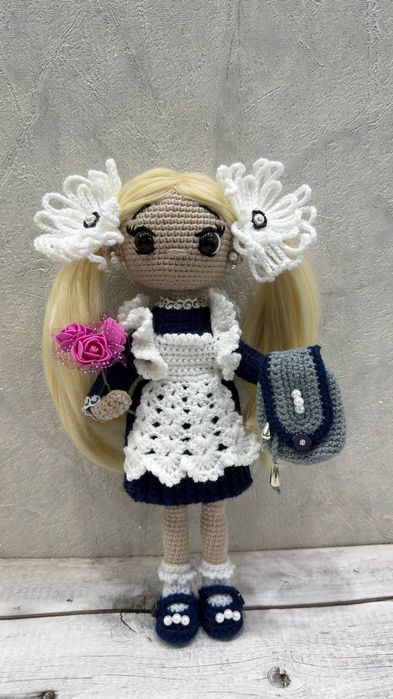 Кукла вязаная школьница, первоклашка, подарок, сувенир