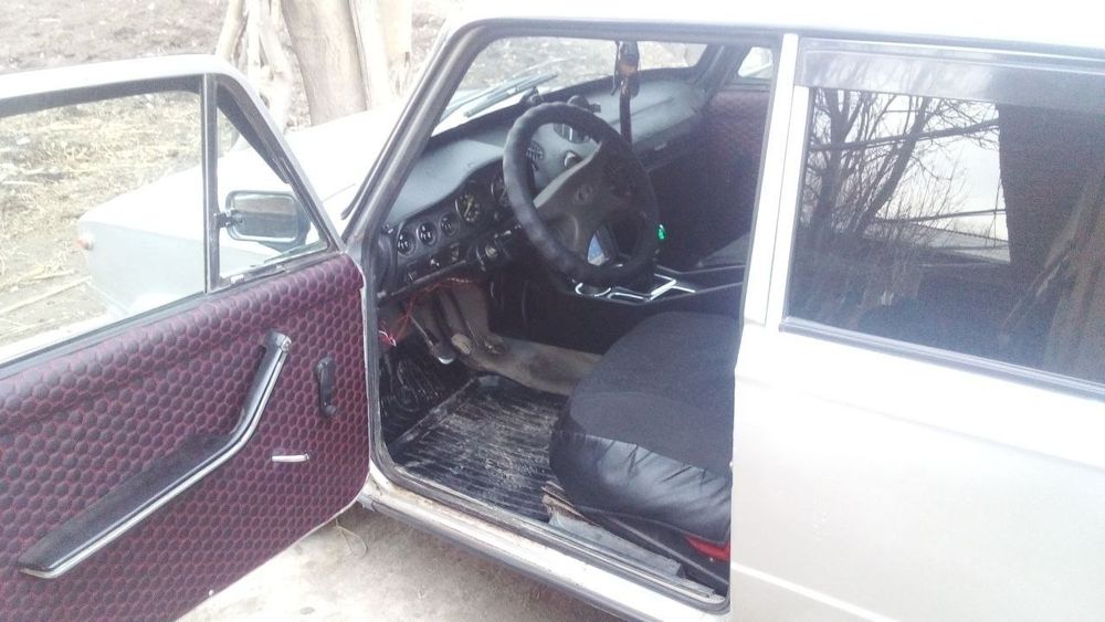 Vaz 2101 sotiladi