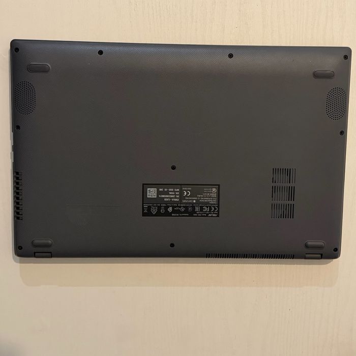 Laptop ASUS VivoBook 15 (Intel i5, 8GB RAM, SSD 256GB)