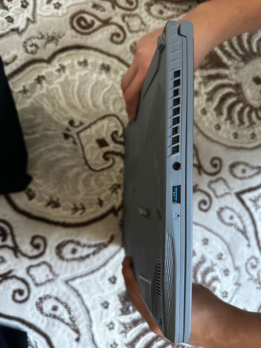 Laptop MSI Thin 15 B12VE