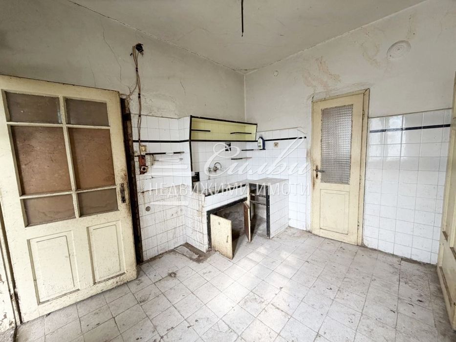 Продава се Къща в Нови пазар - 130 кв.м за 283 €/кв.м - Снимка #6