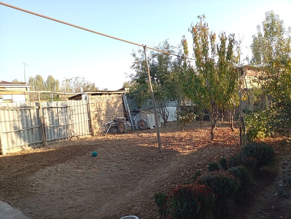 Hovli Srochniy sotiladi 6sotix