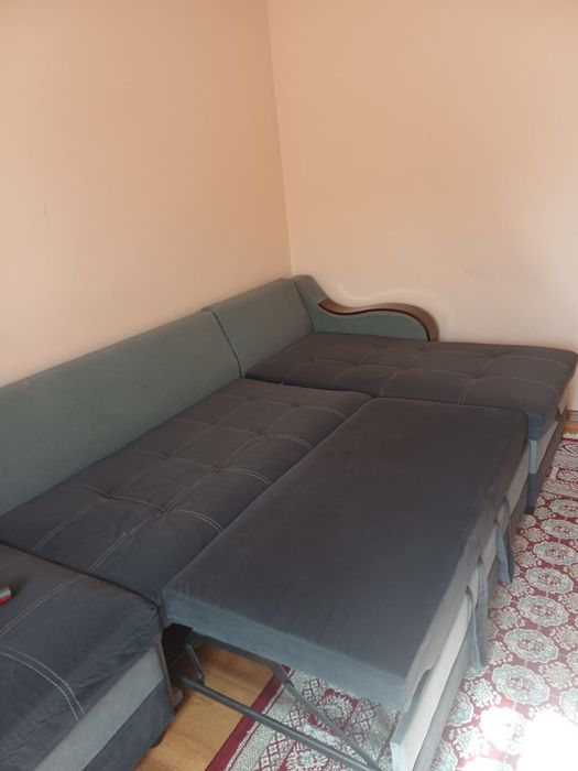 Диван большой...