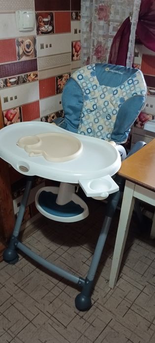 Детский стульчик для кормления