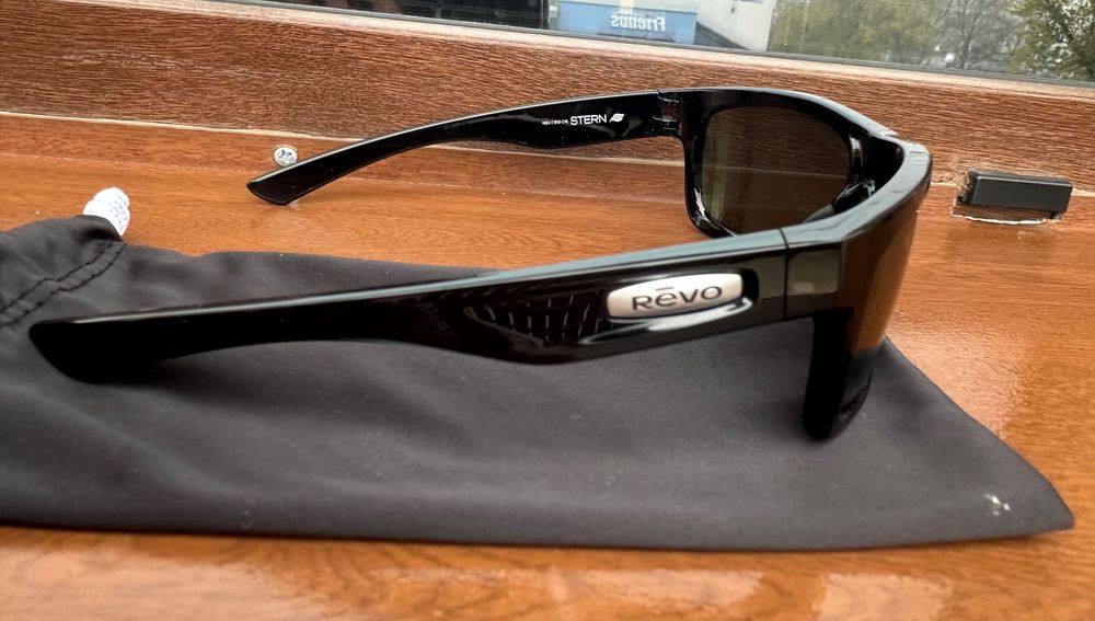 *Нови* слънчеви очила REVO