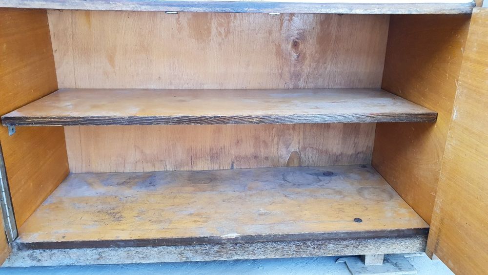 Продаётся сервант