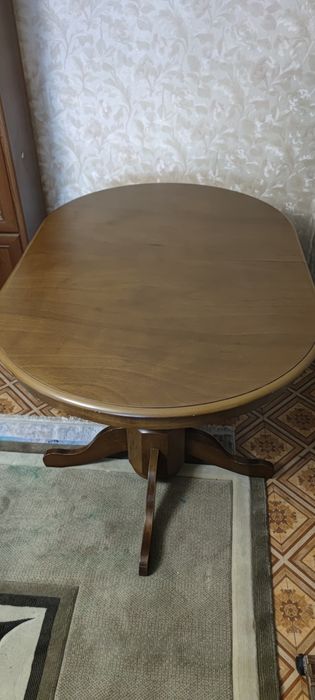 Стол со стульями