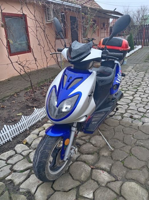 Vând scuter Honda 49cc