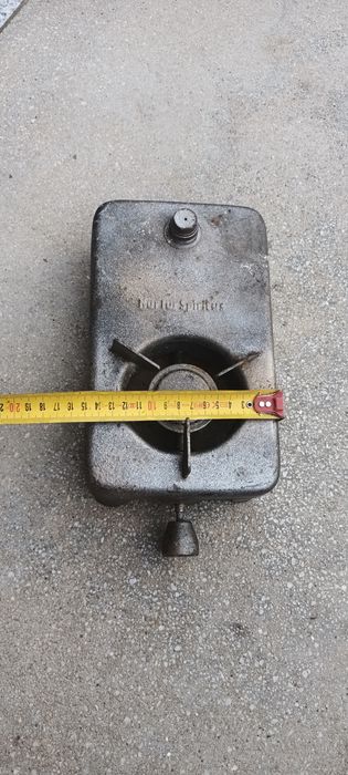 Spirtiera veche din metal