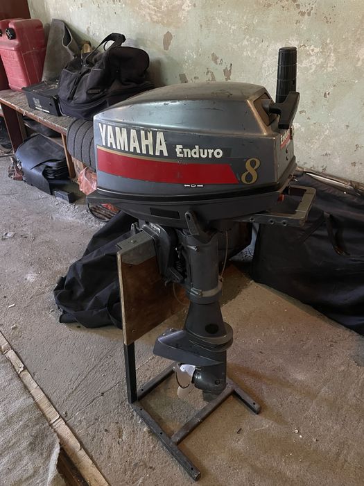 Продам лодочный мотор YAMAHA Enduro 8
