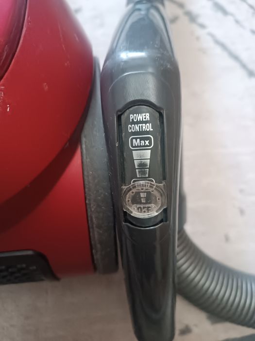 Продам пылесос "LG" .