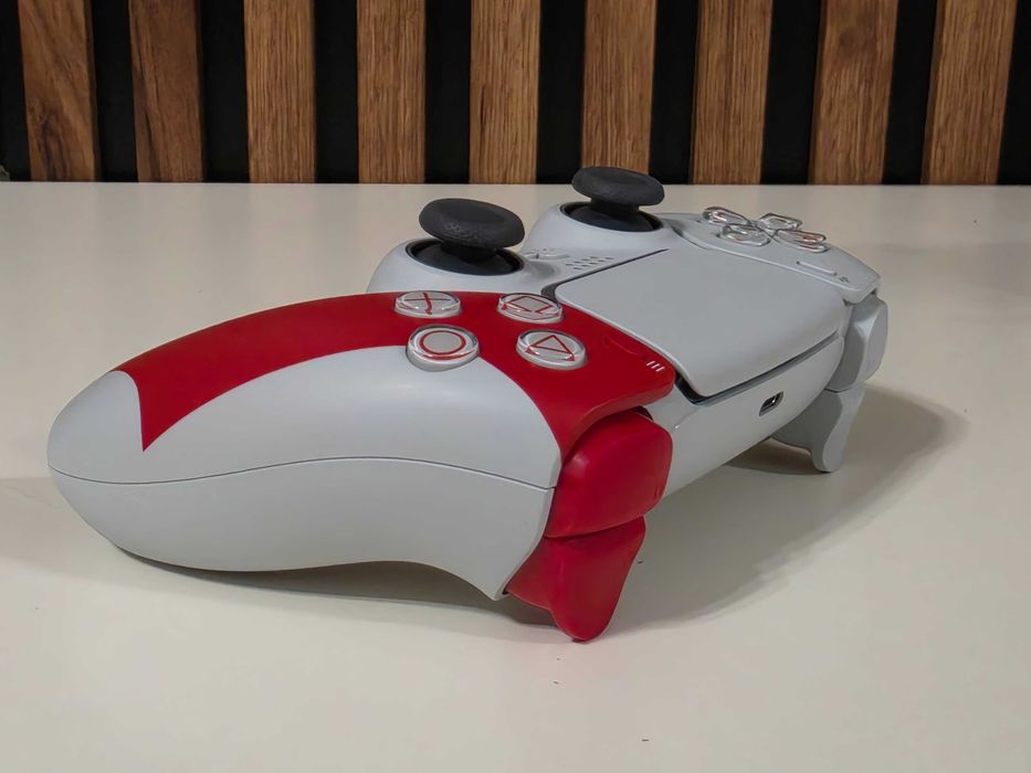 Controller PS5 Editie limitata God Of War 20th Anniversary