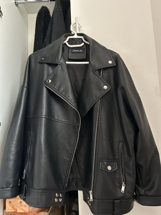 Куртка кожаный черный продам за 2000тг