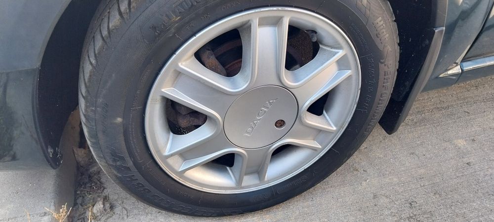 Vând  4  Genții de magneziu de Dacia logan originale