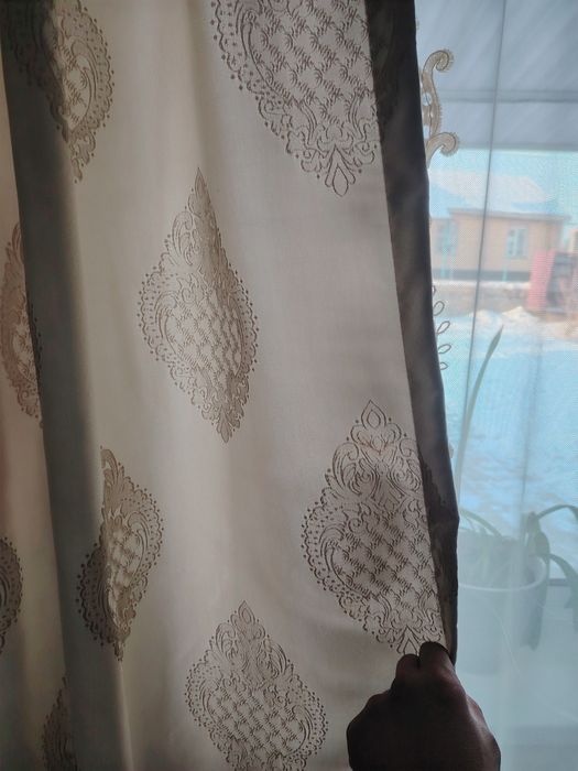 Шторы. Продам. Светлые.