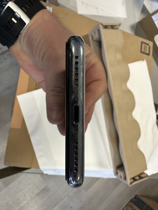 Бял iPhone X запазен 64GB