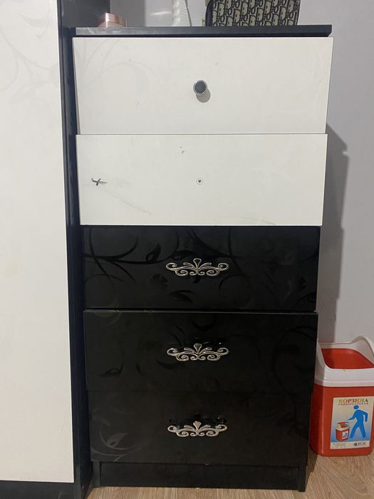 Продам спальный гарнитур