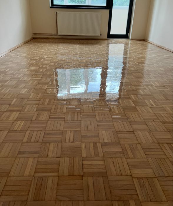 Raschetez Parchet Masiv Montaj Stratificat SPC Mineral Plinta